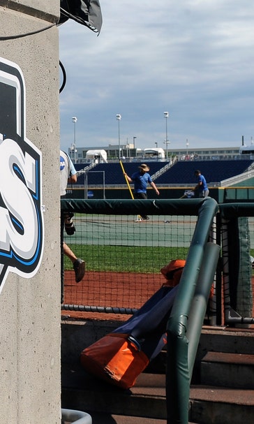 College baseball, beer go together for first time at CWS